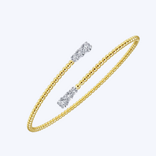 Load image into Gallery viewer, Bujukan Bead Bypass Bangle with Graduating Diamond Caps
